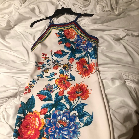 Dress - Picture 2 of 4